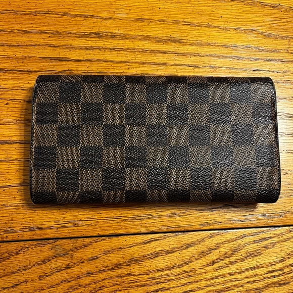 Louis Vuitton Damier Pattern wallet - Picture 10 of 11